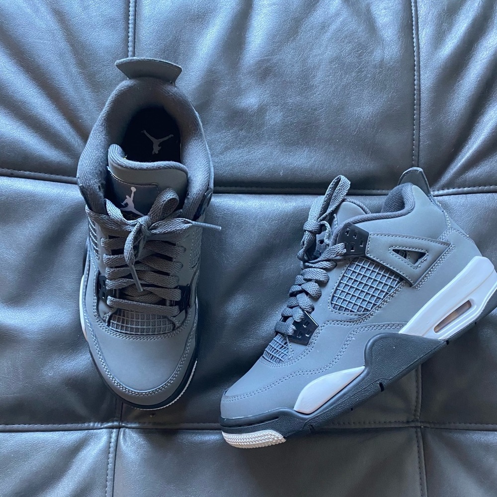 Cool grey Jordan 4